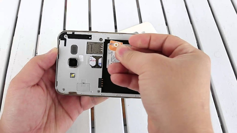 Gắn trực tiếp SIM v&agrave;o điện thoại 